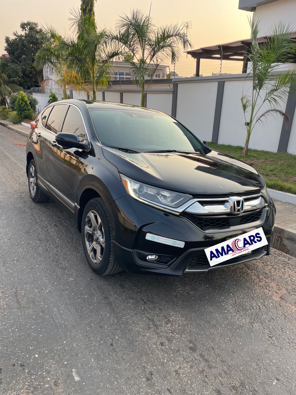 Honda CR-V 5-seater SUV with all-wheel drive