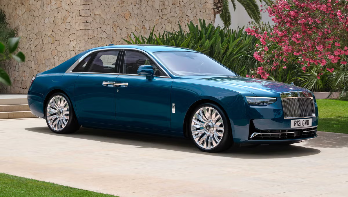 Rolls Royce Ghost Luxury Sedan view 2